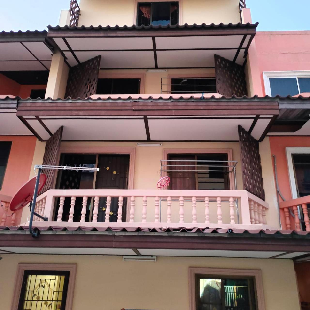 Sea Hill Apartment Pattaya Exterior photo